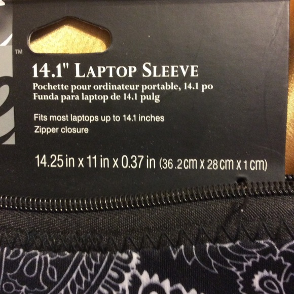 14.1” neoprene laptop sleeve, zipper closure, NWT! - Picture 2 of 3